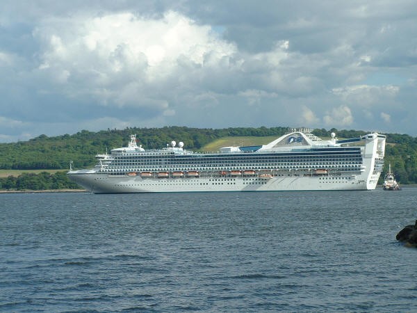Largest Cruise Liner in Forth