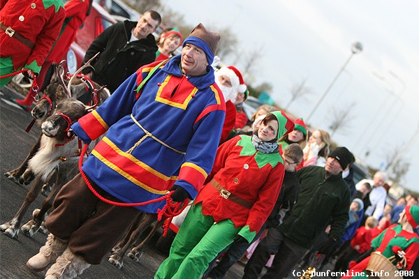 Dobbies Christmas Parade